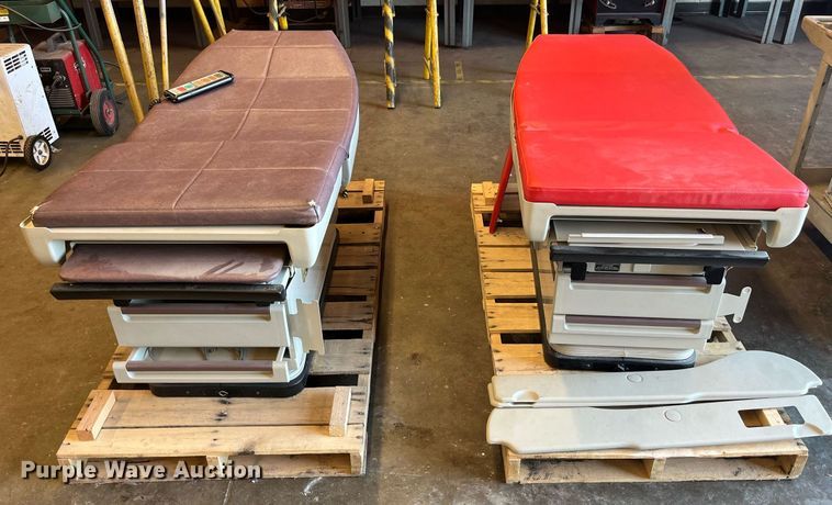 image for item MG9414 (2) Midmark 405 exam tables