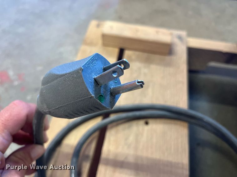 image for item MG9414 (2) Midmark 405 exam tables