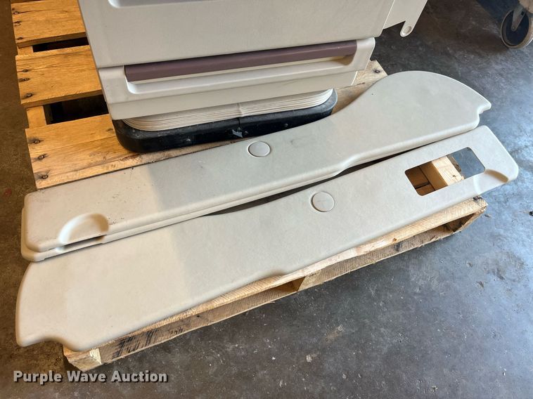 image for item MG9414 (2) Midmark 405 exam tables