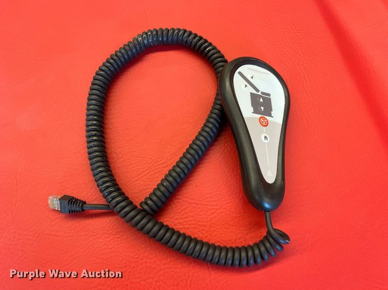 image for item MG9414 (2) Midmark 405 exam tables