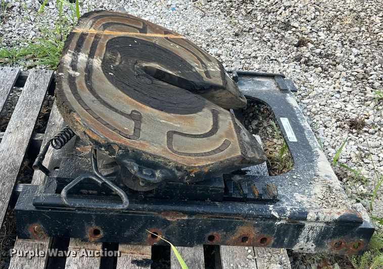 image for item MG9420 Air operated sliding fifth wheel plate