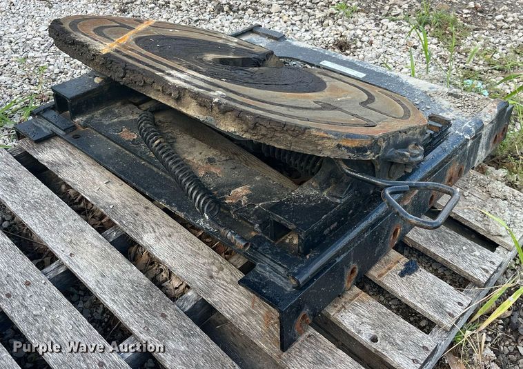 image for item MG9420 Air operated sliding fifth wheel plate