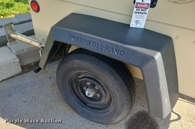 image for item MG9550 2004 Ingersoll Rand L8  light plant