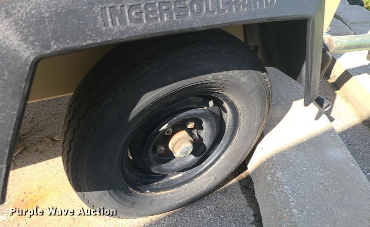 image for item MG9550 2004 Ingersoll Rand L8  light plant