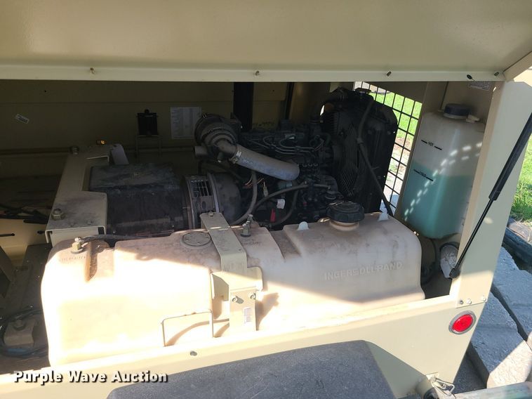 image for item MG9550 2004 Ingersoll Rand L8  light plant