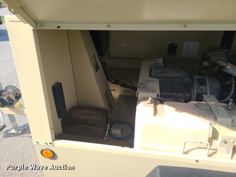 image for item MG9550 2004 Ingersoll Rand L8  light plant