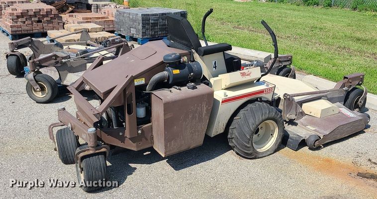 image for item MG9552 Grasshopper 928D  ZTR lawn mower