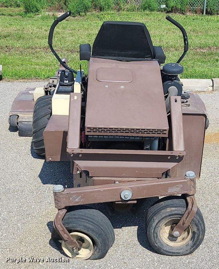 image for item MG9552 Grasshopper 928D  ZTR lawn mower