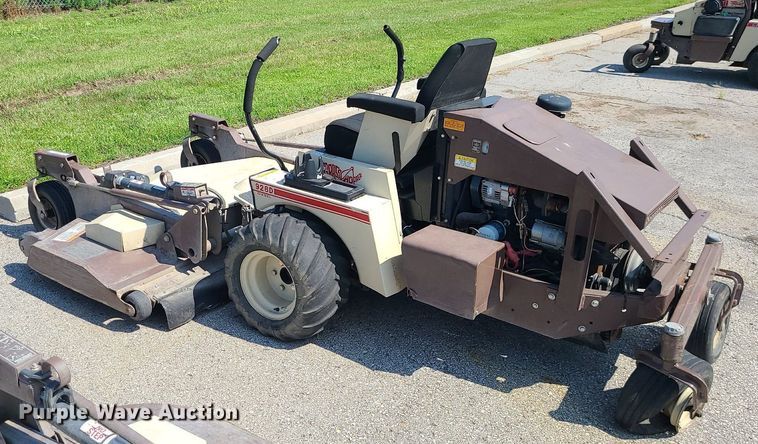 image for item MG9552 Grasshopper 928D  ZTR lawn mower