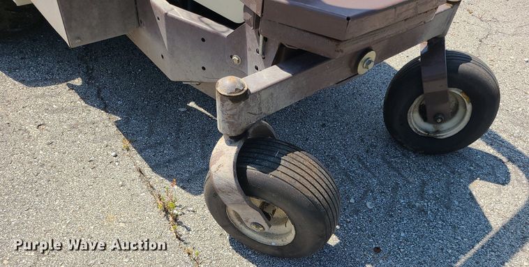 image for item MG9554 Grasshopper 725DT6  ZTR lawn mower