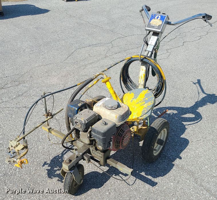 image for item MG9573 Graco Line Lazer 3400  line striper