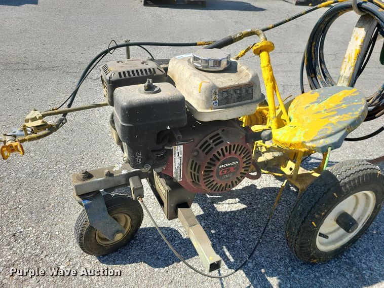 image for item MG9573 Graco Line Lazer 3400  line striper