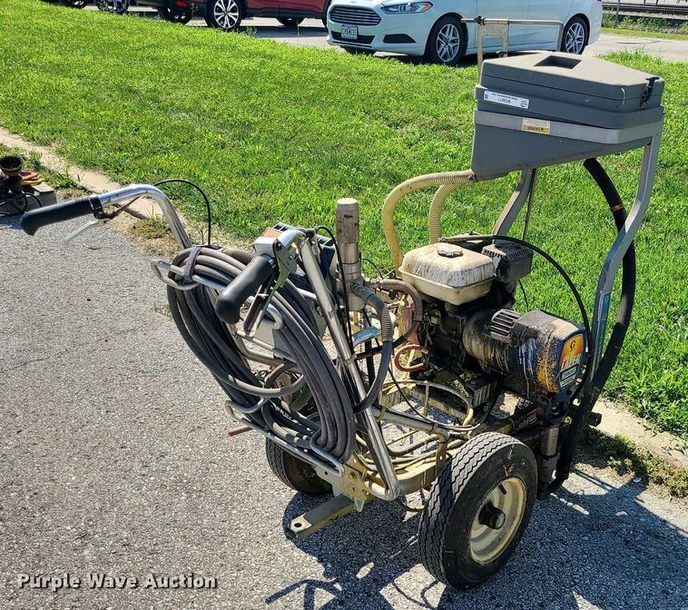 image for item MG9577 Graco Line Lazer 5900  line striper