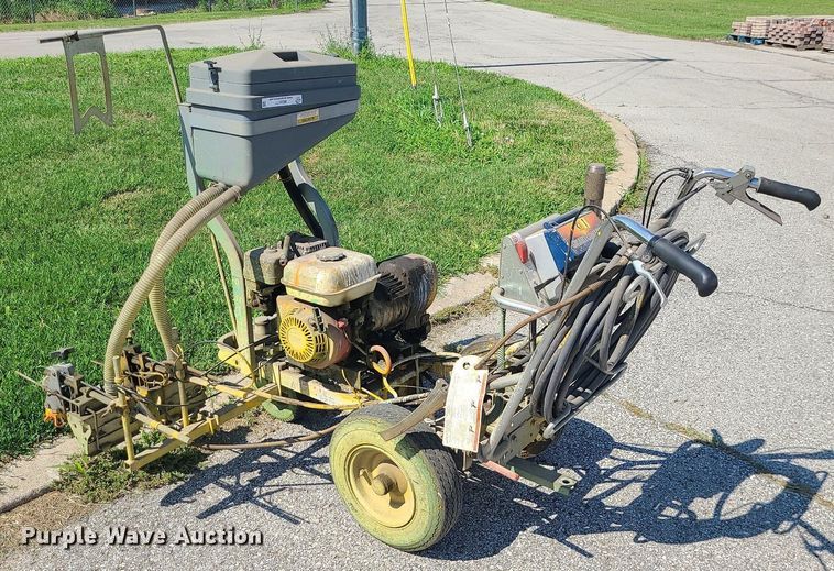 image for item MG9577 Graco Line Lazer 5900  line striper