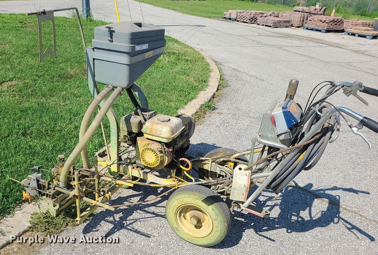 image for item MG9577 Graco Line Lazer 5900  line striper