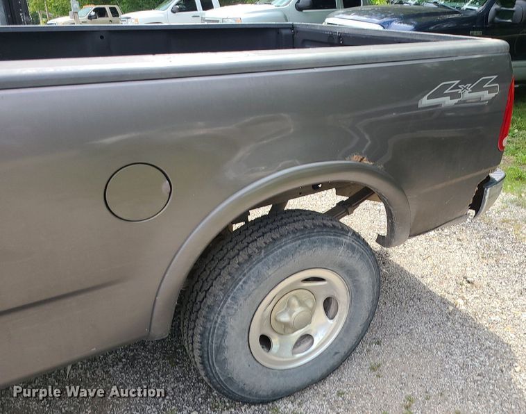 image for item MG9617 2002 Ford F150  pickup truck