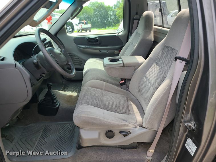 image for item MG9617 2002 Ford F150  pickup truck