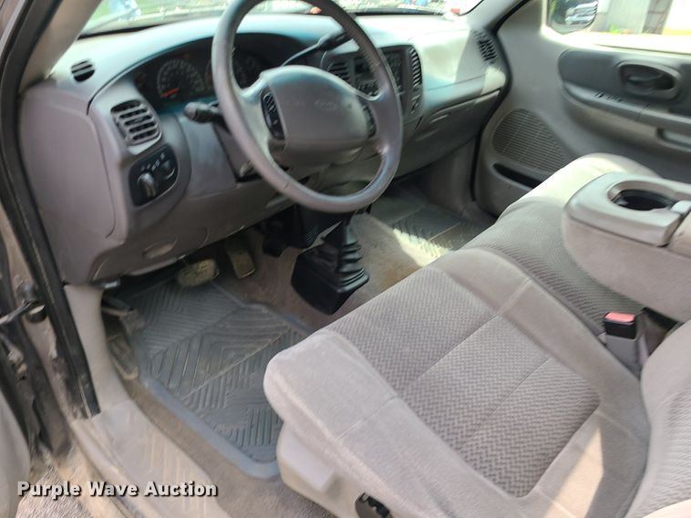 image for item MG9617 2002 Ford F150  pickup truck