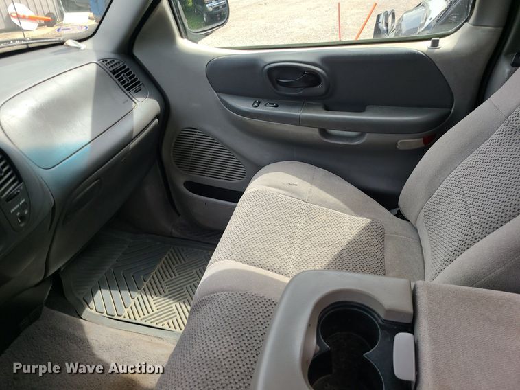 image for item MG9617 2002 Ford F150  pickup truck