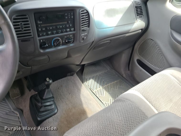 image for item MG9617 2002 Ford F150  pickup truck