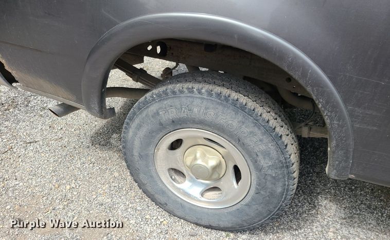 image for item MG9617 2002 Ford F150  pickup truck