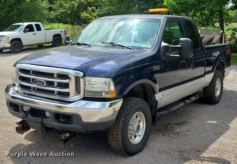 image for item MG9618 2003 Ford F250 Super Duty  SuperCab pickup truck