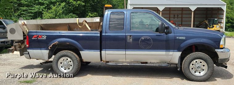 image for item MG9618 2003 Ford F250 Super Duty  SuperCab pickup truck