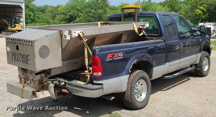 image for item MG9618 2003 Ford F250 Super Duty  SuperCab pickup truck