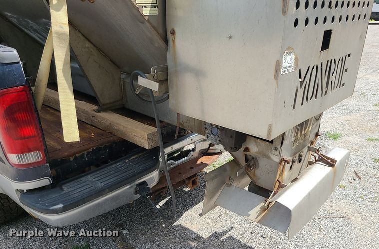 image for item MG9618 2003 Ford F250 Super Duty  SuperCab pickup truck