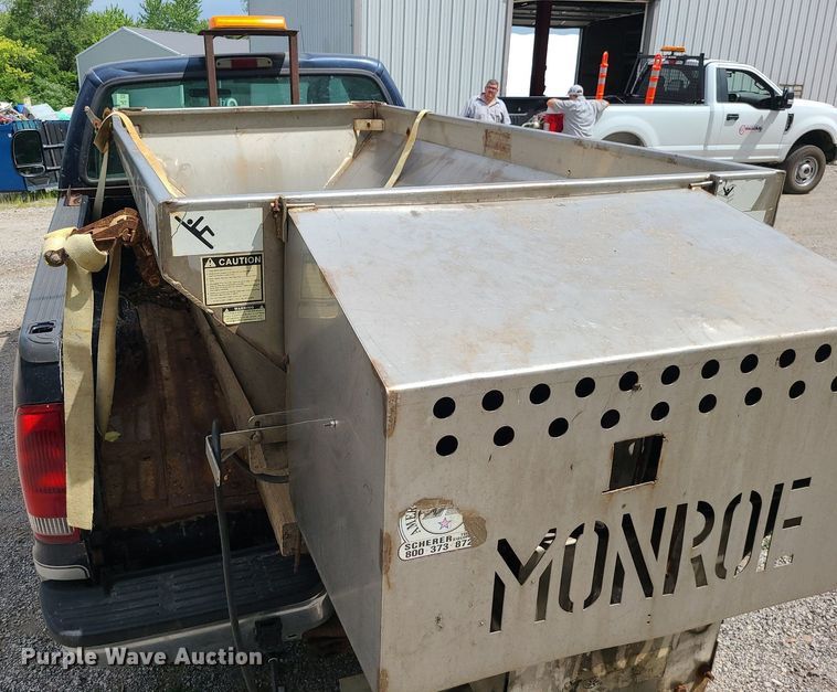 image for item MG9618 2003 Ford F250 Super Duty  SuperCab pickup truck