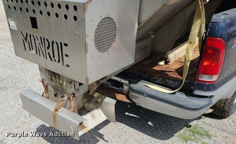 image for item MG9618 2003 Ford F250 Super Duty  SuperCab pickup truck