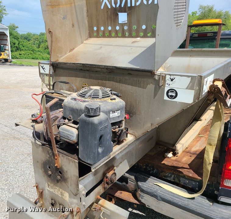 image for item MG9618 2003 Ford F250 Super Duty  SuperCab pickup truck