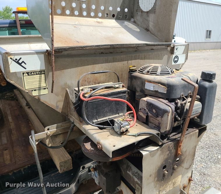 image for item MG9618 2003 Ford F250 Super Duty  SuperCab pickup truck