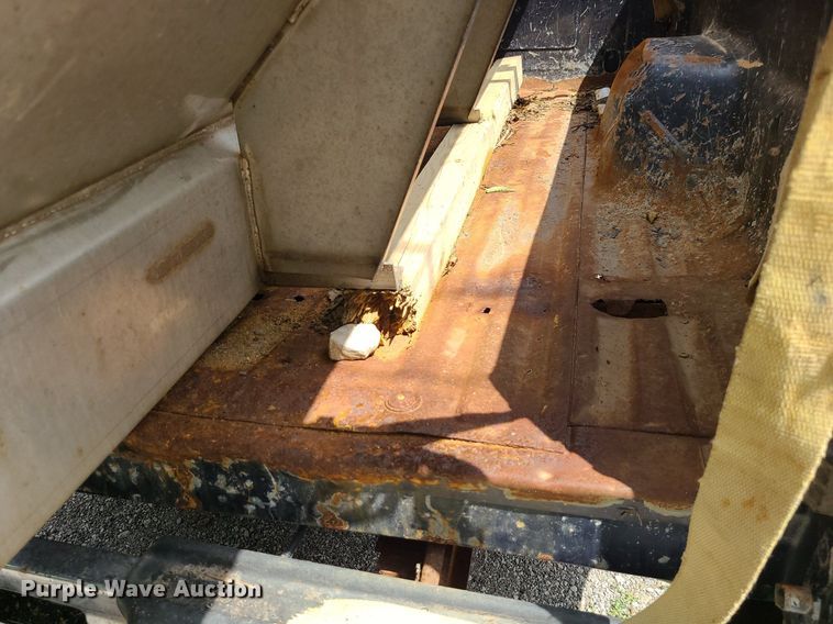 image for item MG9618 2003 Ford F250 Super Duty  SuperCab pickup truck