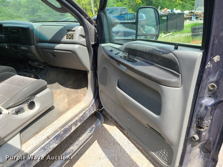 image for item MG9618 2003 Ford F250 Super Duty  SuperCab pickup truck