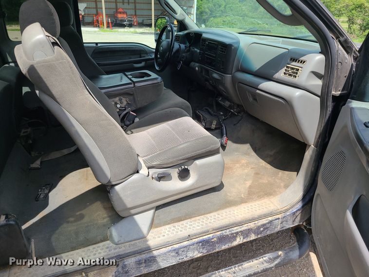 image for item MG9618 2003 Ford F250 Super Duty  SuperCab pickup truck