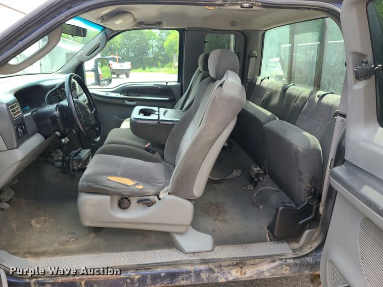 image for item MG9618 2003 Ford F250 Super Duty  SuperCab pickup truck