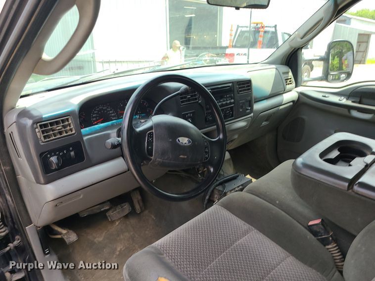 image for item MG9618 2003 Ford F250 Super Duty  SuperCab pickup truck