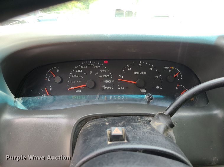 image for item MG9618 2003 Ford F250 Super Duty  SuperCab pickup truck