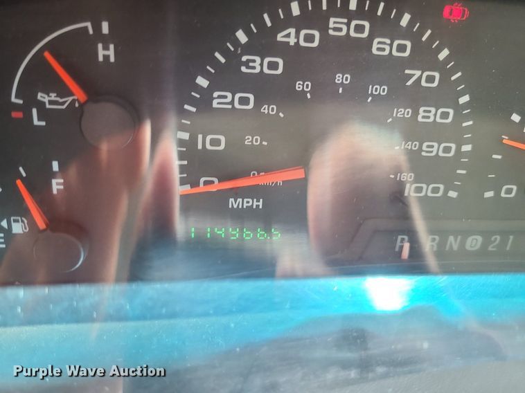 image for item MG9618 2003 Ford F250 Super Duty  SuperCab pickup truck