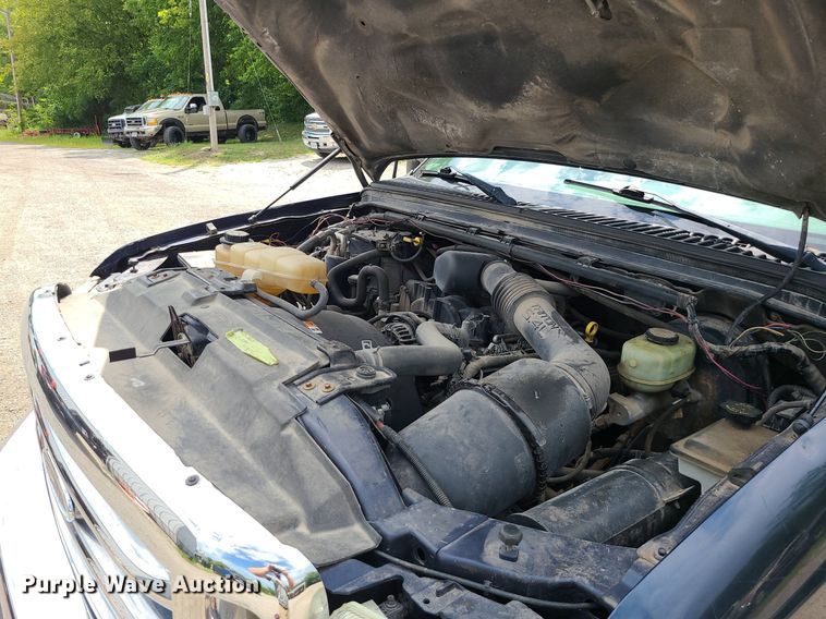 image for item MG9618 2003 Ford F250 Super Duty  SuperCab pickup truck