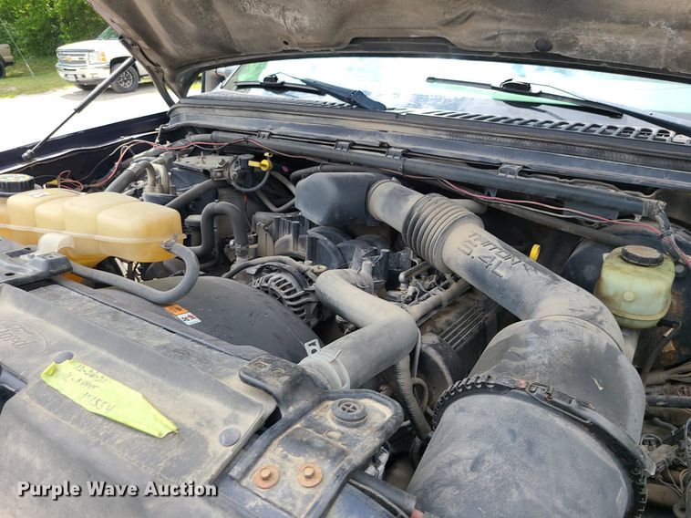 image for item MG9618 2003 Ford F250 Super Duty  SuperCab pickup truck