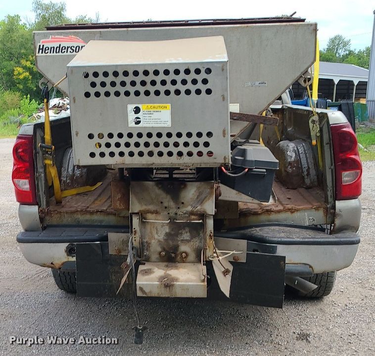 image for item MG9619 2003 Chevrolet Silverado 2500HD  Ext. Cab pickup truck