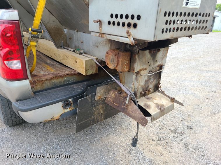 image for item MG9619 2003 Chevrolet Silverado 2500HD  Ext. Cab pickup truck