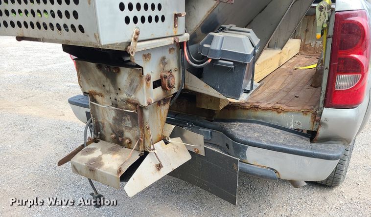 image for item MG9619 2003 Chevrolet Silverado 2500HD  Ext. Cab pickup truck