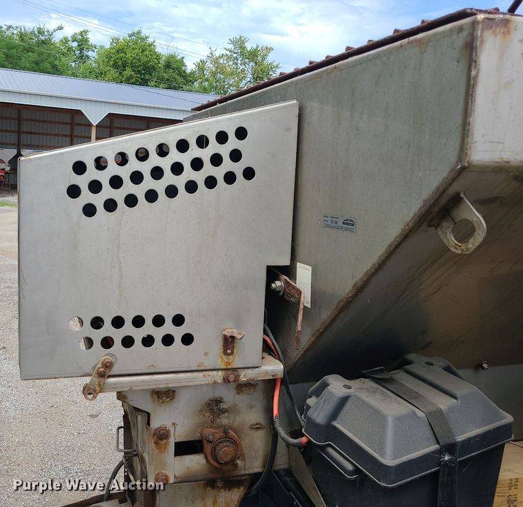 image for item MG9619 2003 Chevrolet Silverado 2500HD  Ext. Cab pickup truck