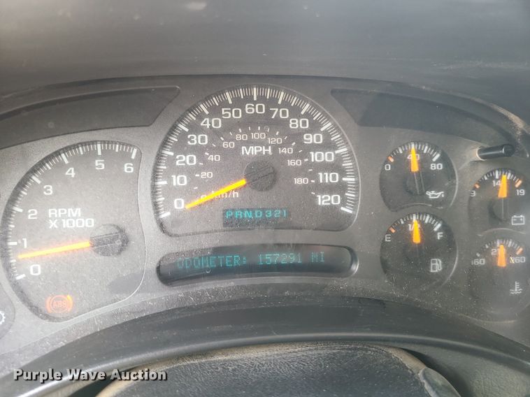 image for item MG9619 2003 Chevrolet Silverado 2500HD  Ext. Cab pickup truck