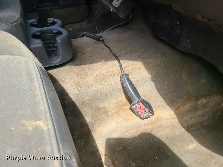 image for item MG9619 2003 Chevrolet Silverado 2500HD  Ext. Cab pickup truck