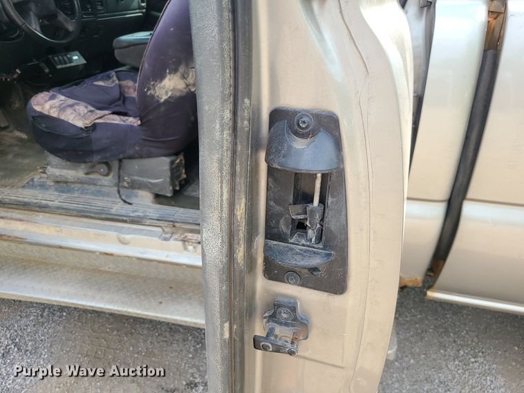 image for item MG9619 2003 Chevrolet Silverado 2500HD  Ext. Cab pickup truck