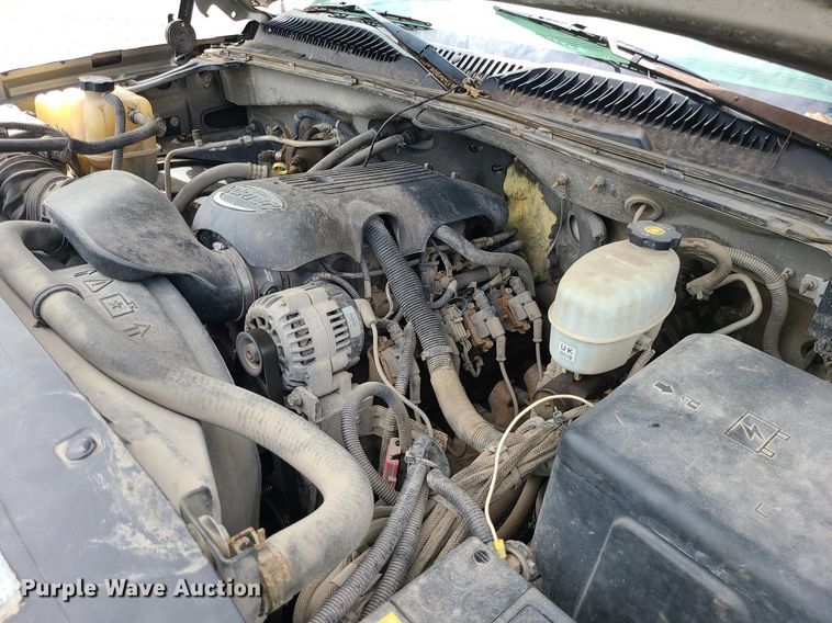 image for item MG9619 2003 Chevrolet Silverado 2500HD  Ext. Cab pickup truck